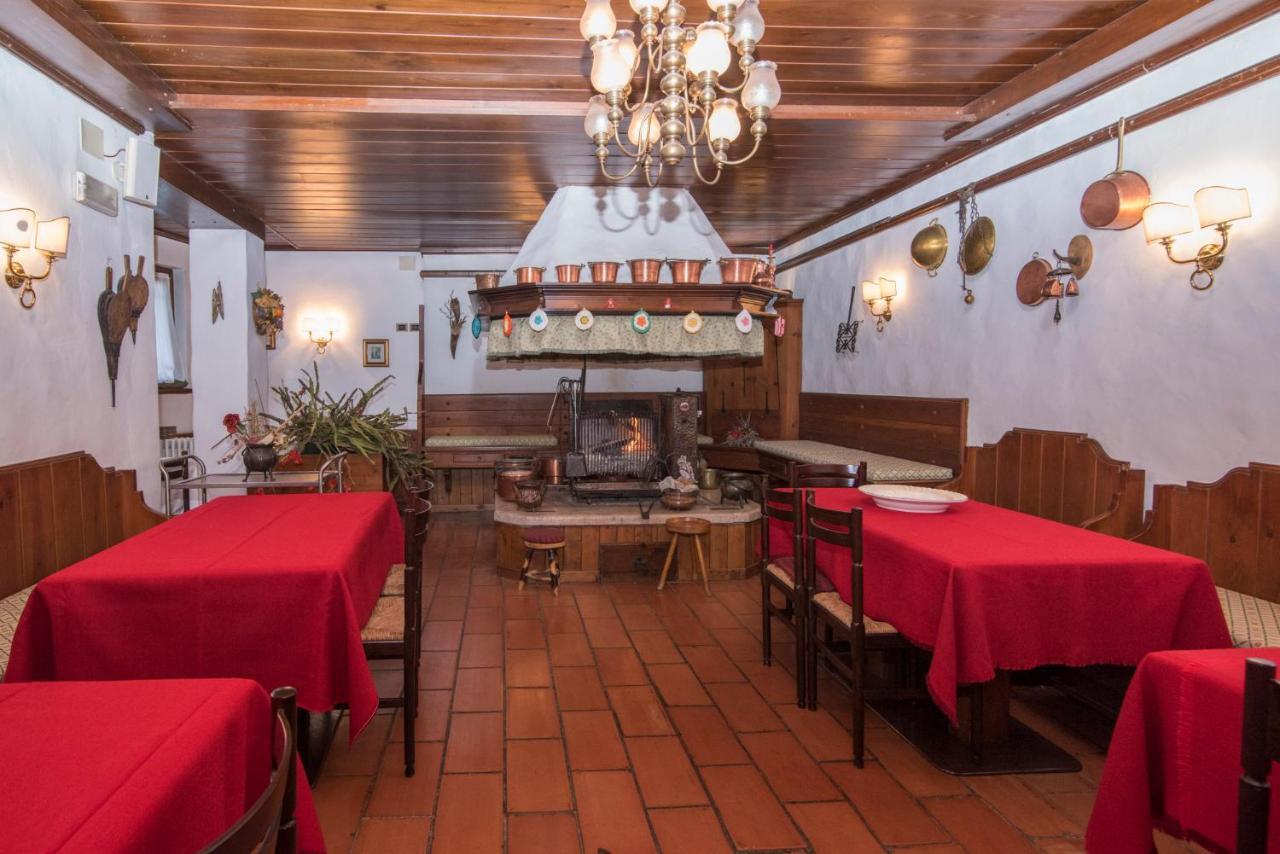 Al Sole Hotel Ristorante Dal 1870 ปีแอเว ดี กาโดเร ภายนอก รูปภาพ
