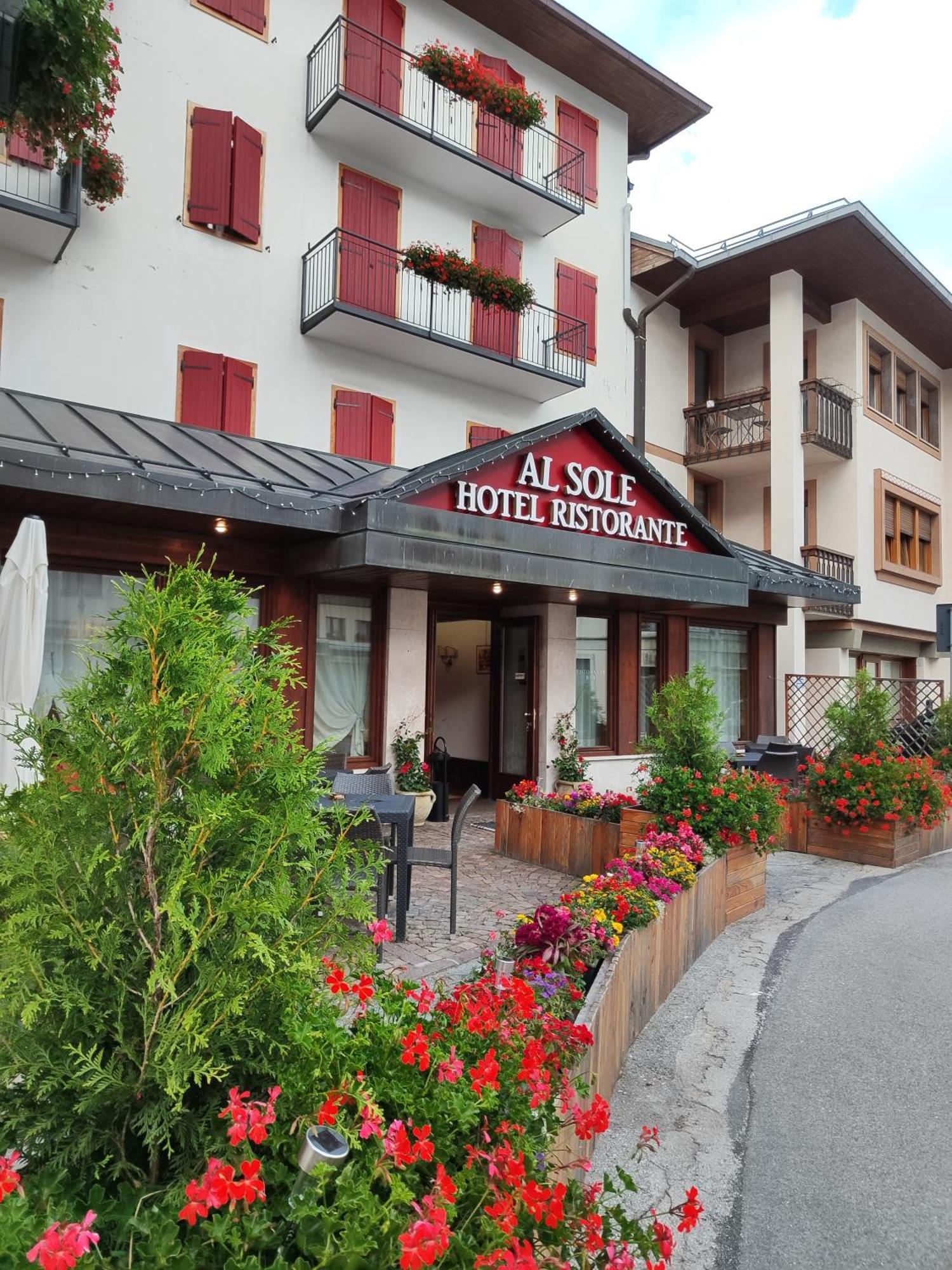 Al Sole Hotel Ristorante Dal 1870 ปีแอเว ดี กาโดเร ภายนอก รูปภาพ